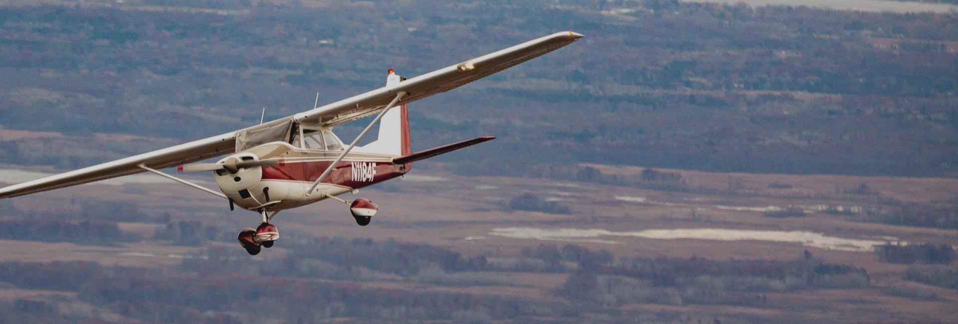 CESSNA 172G in air