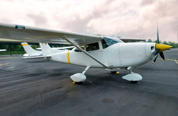 White Cessna172